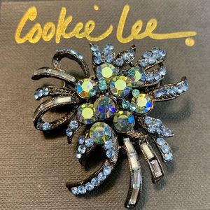 Cookie lee pin/brooch (never used) lt blue rhinestones